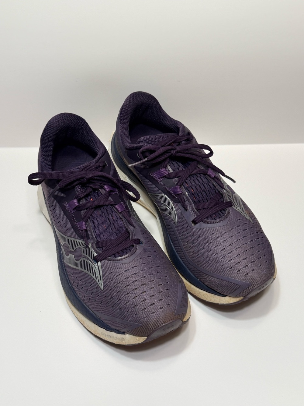 Women's Saucony Endorphin Speed 4 Running Shoes Size 8.5 Dark Purple